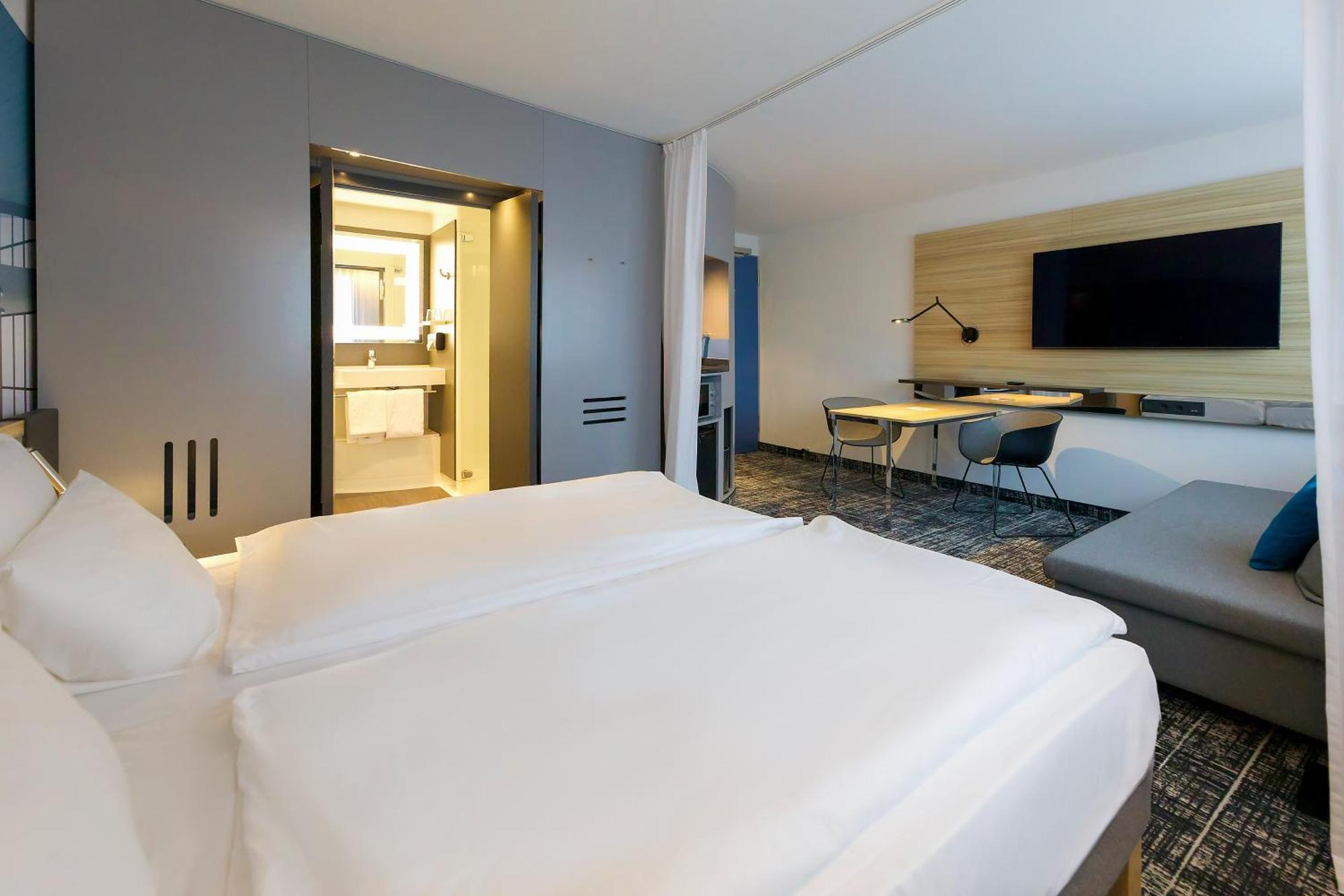 Standard Suite Twin Beds Sofa Bed